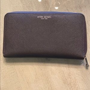 Henri Bendel wallet